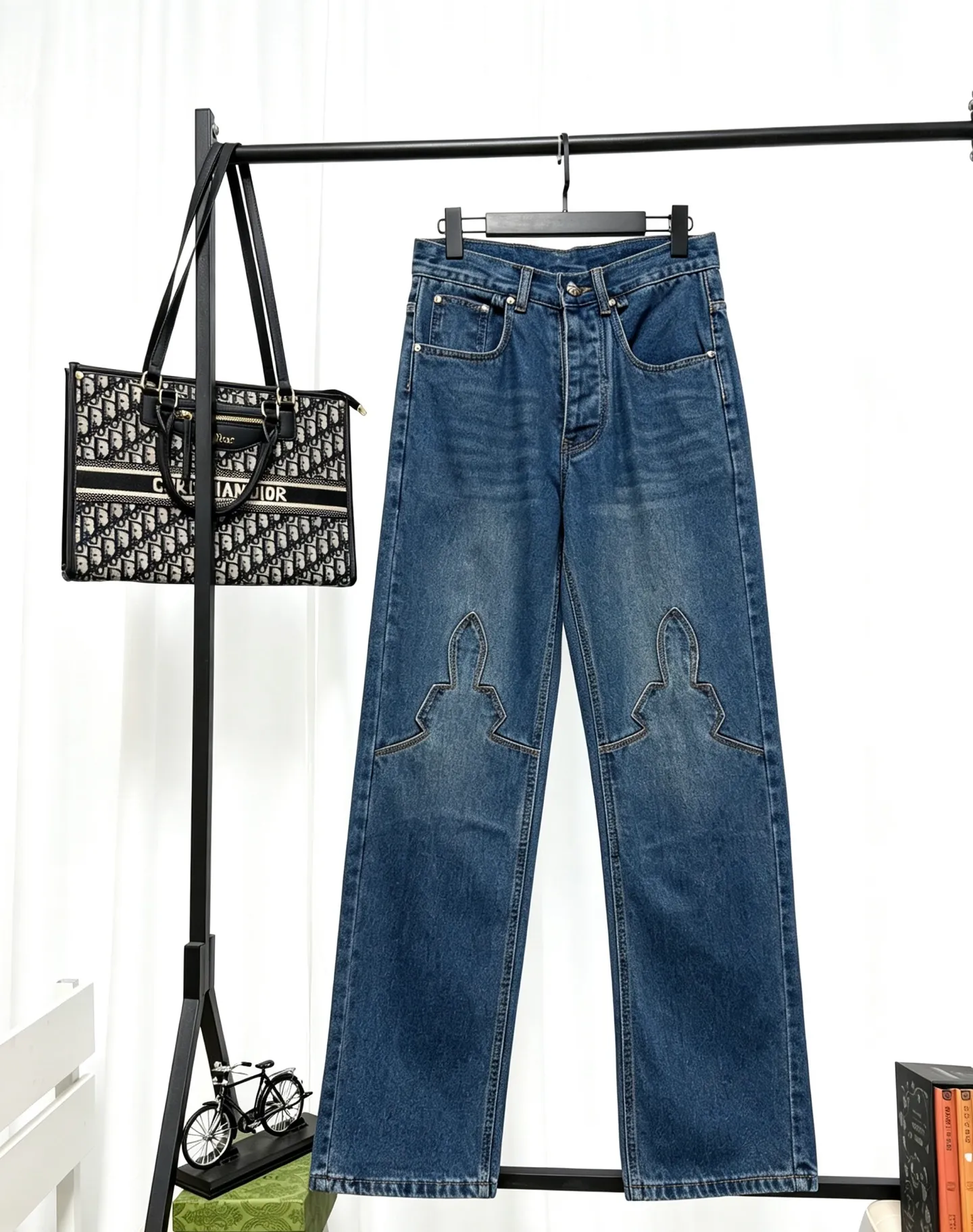 Chrome Hearts（ ） Chrome Hearts（ ） Levi’s ， 。 Retro ， 、 ；Levi’s Classic ，Retro ， Retro ， 。 Retro ， ， ， ， 。 ， 、 、 Retro ， ， 。 ×Levi’s Retro ， Retro ， Retro